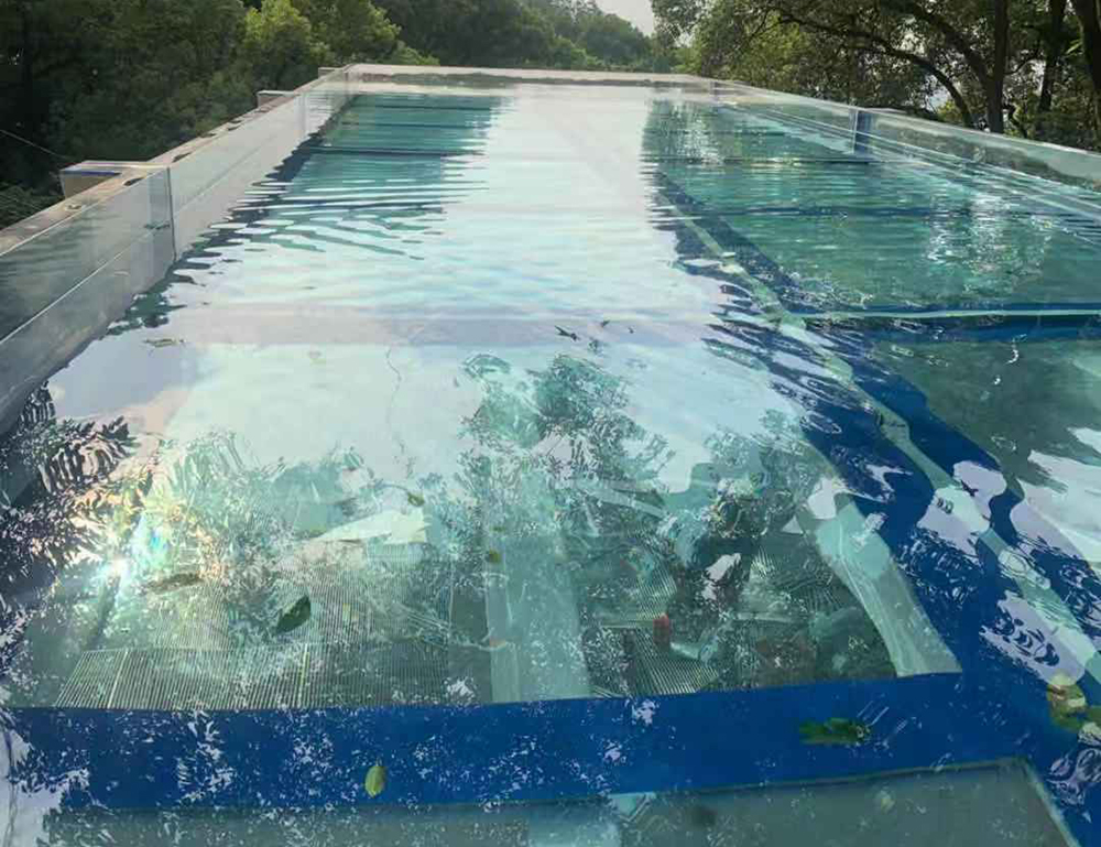 重庆亚克力悬挑泳池